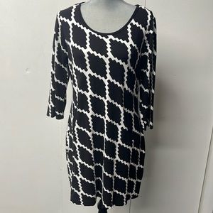 Cynthia Rowley brand black and white 3/4 sleeve knit dress with round neckline
